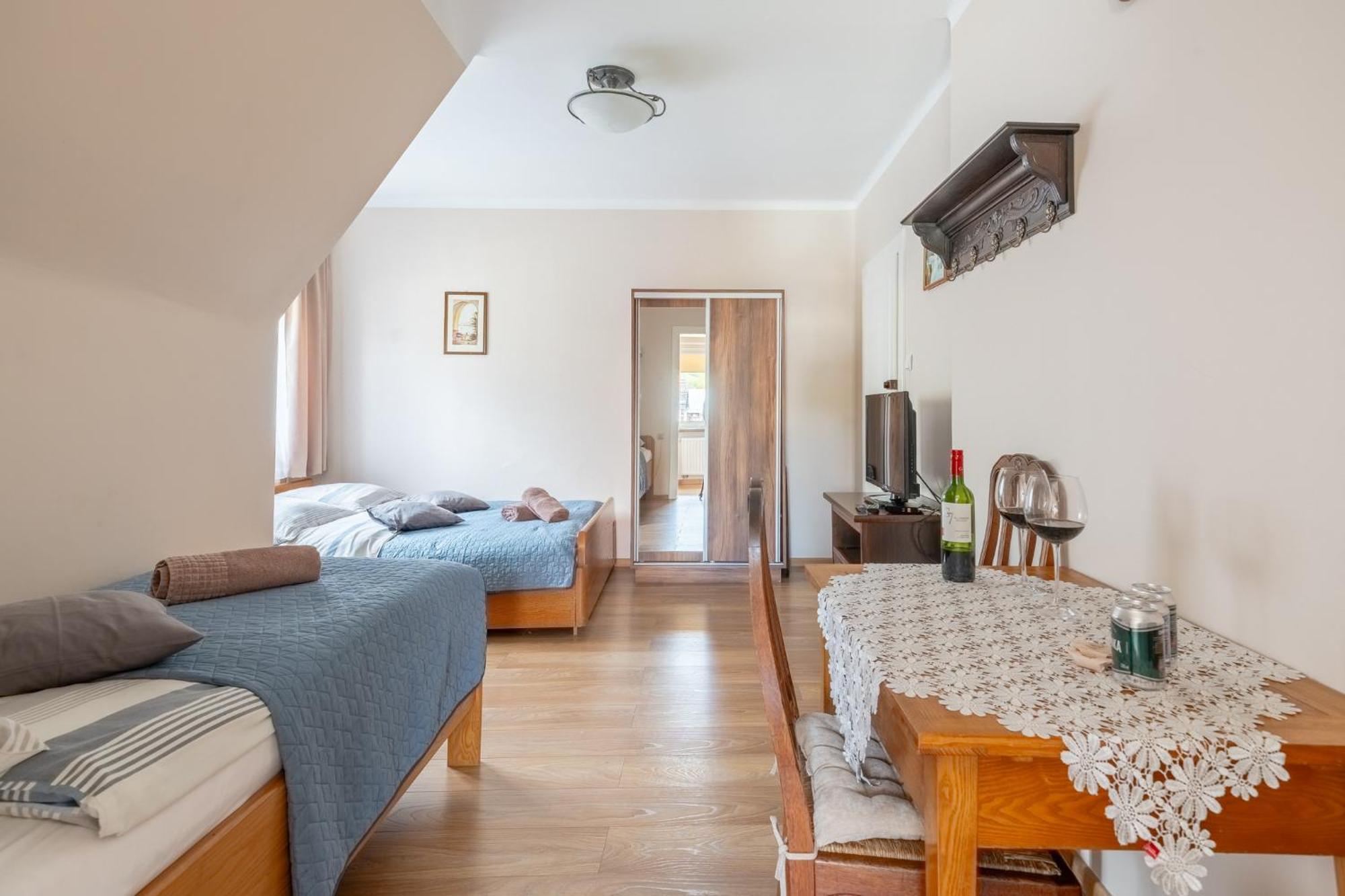 Nawrot Apartment *